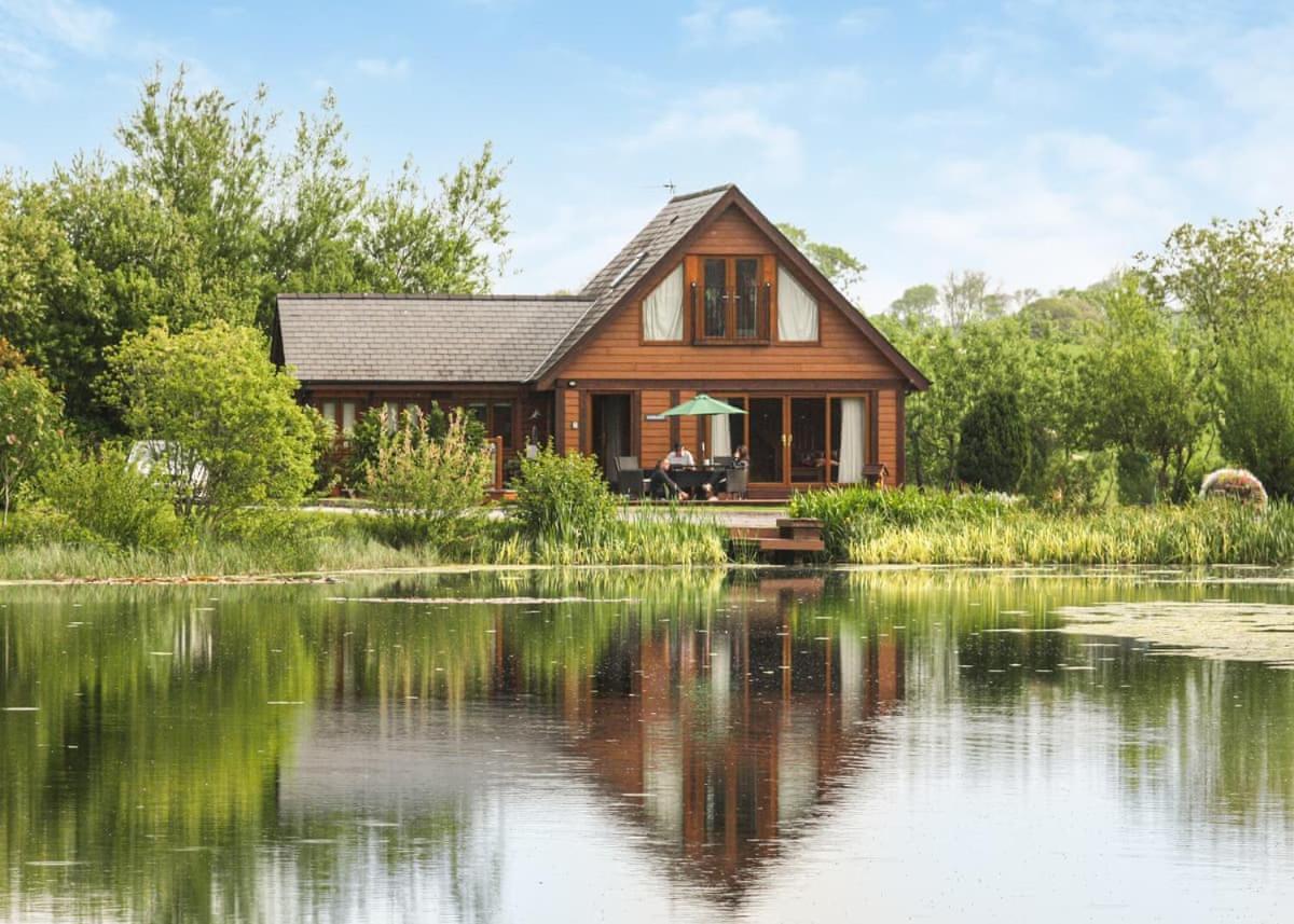 Anglesey Lakeside Lodges 梅奈布里奇 外观 照片
