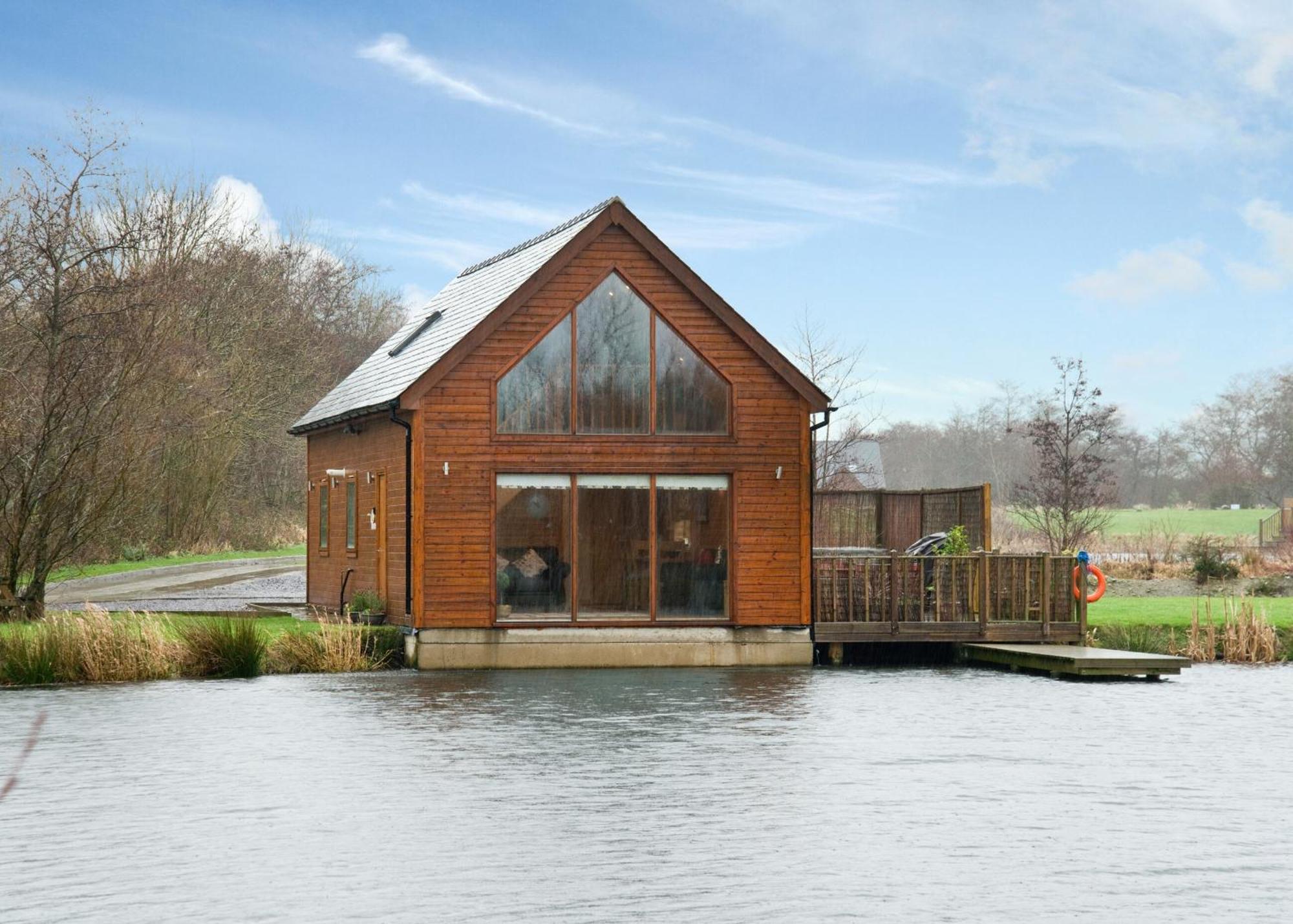 Anglesey Lakeside Lodges 梅奈布里奇 客房 照片