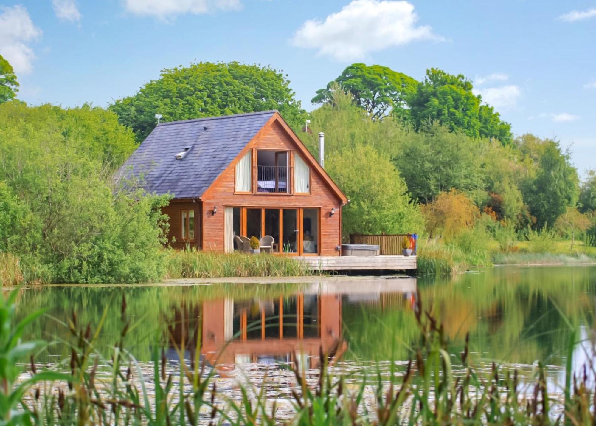 Anglesey Lakeside Lodges 梅奈布里奇 外观 照片