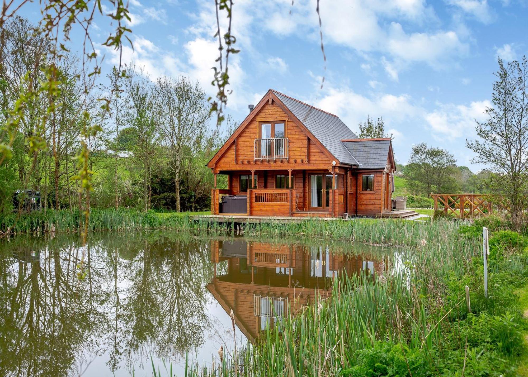 Anglesey Lakeside Lodges 梅奈布里奇 外观 照片