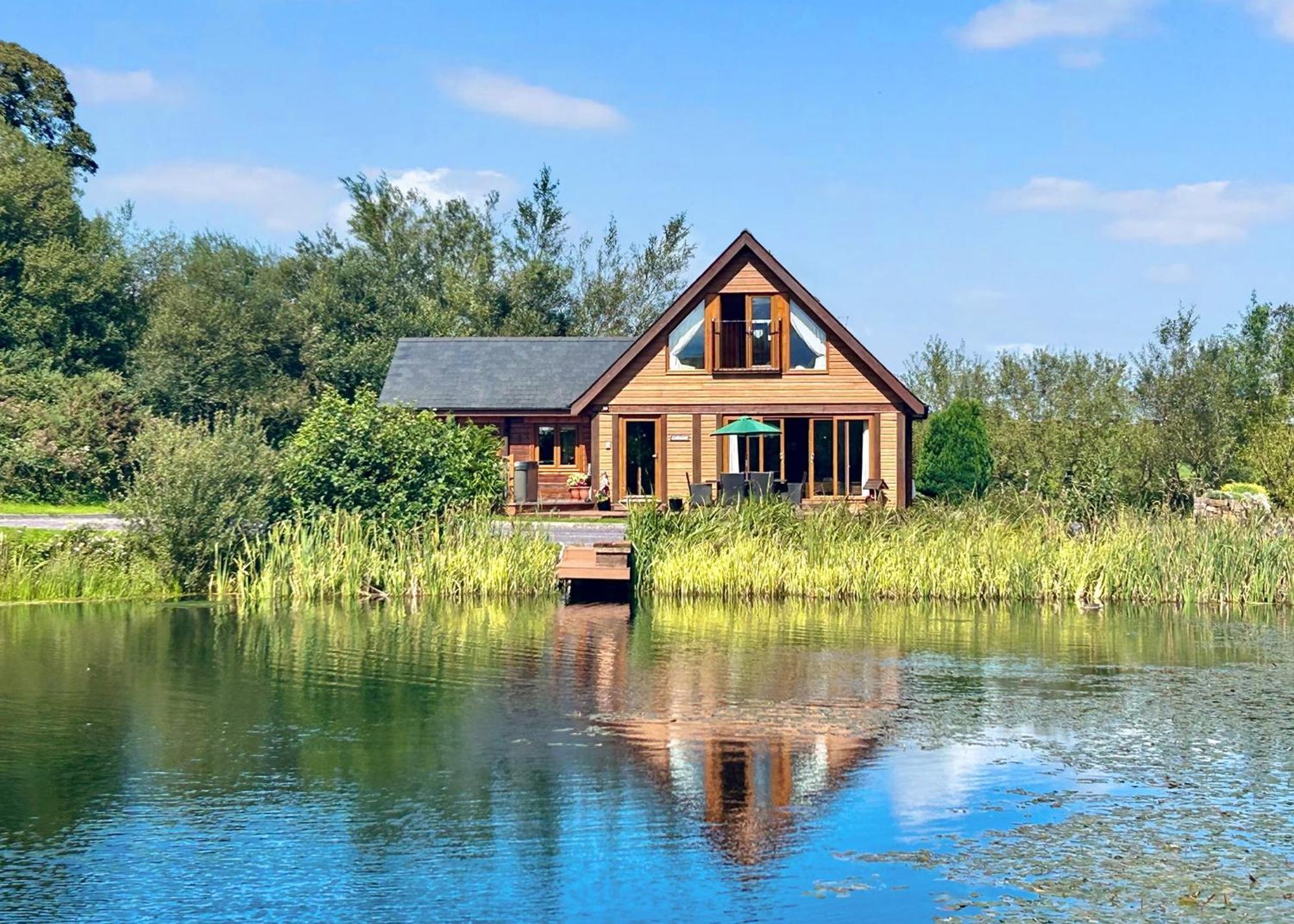 Anglesey Lakeside Lodges 梅奈布里奇 外观 照片